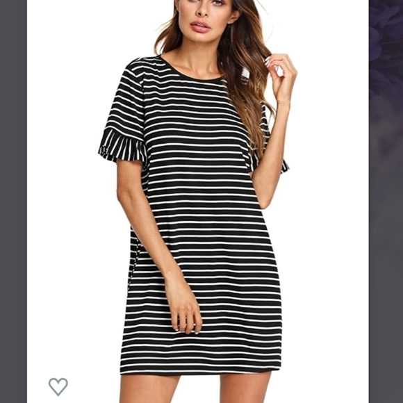 ⭐️40% Off⭐️ Black & White Striped Ruffle Sleeve T-shirt Dress - Picture 1 of 6